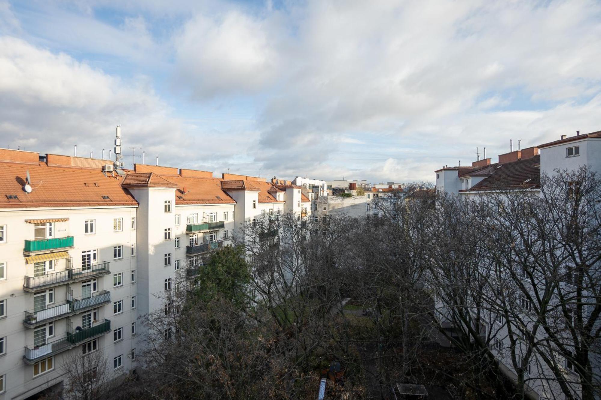 Apartment With A Private Terrace Located Right Near Belvedere Castle, 15 Minutes Away From Stephansdom